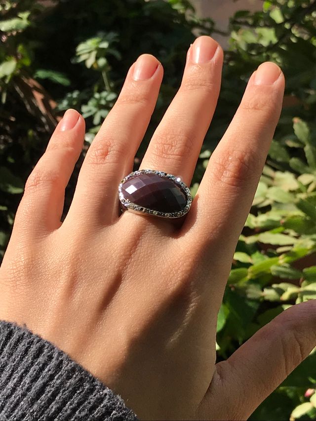 anillo marrón antiguo