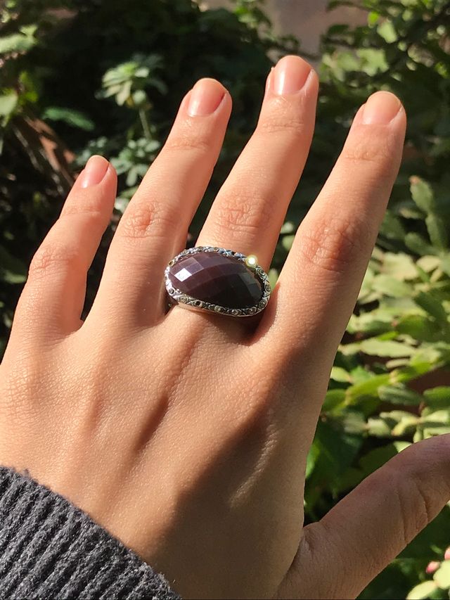 anillo marrón antiguo