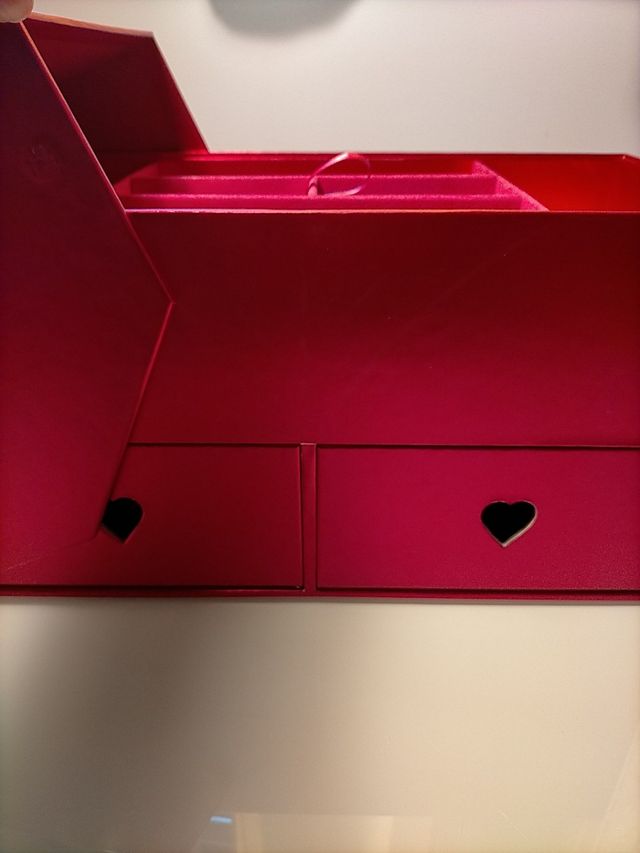 Joyero con broche de corazón