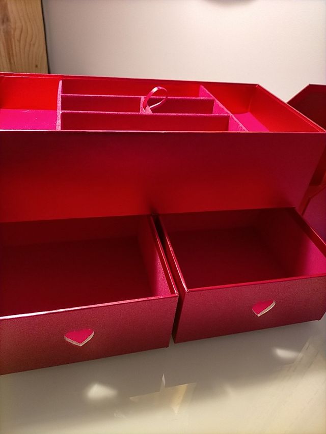 Joyero con broche de corazón