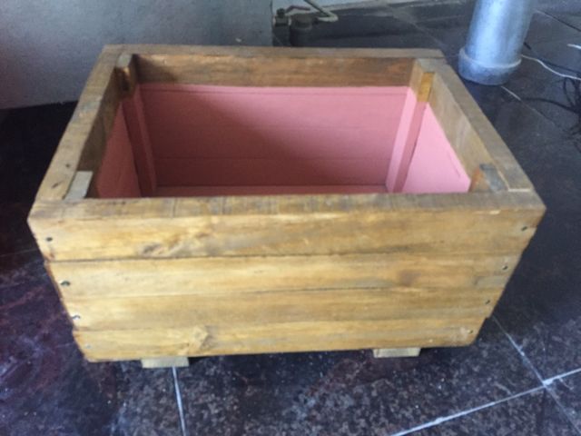 Jardinera de madera.