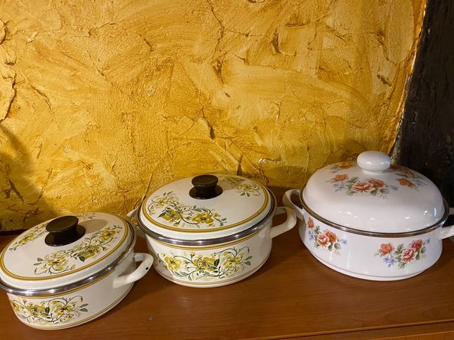 Lote de 3 cazuelas esmaltadas con tapa