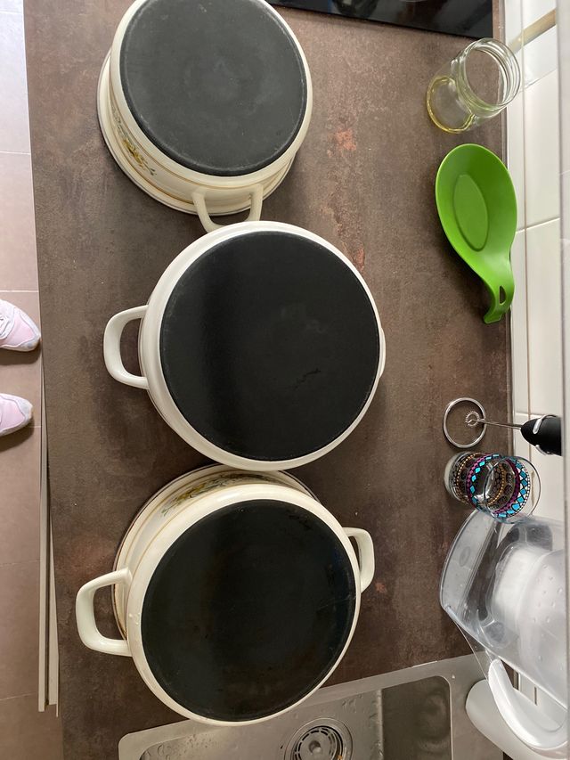 Lote de 3 cazuelas esmaltadas con tapa