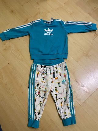 Chándal bebé Adidas 12\\/18 meses de segunda mano por 15 EUR en Mercado  Parque Corredor del Henares en WALLAPOP