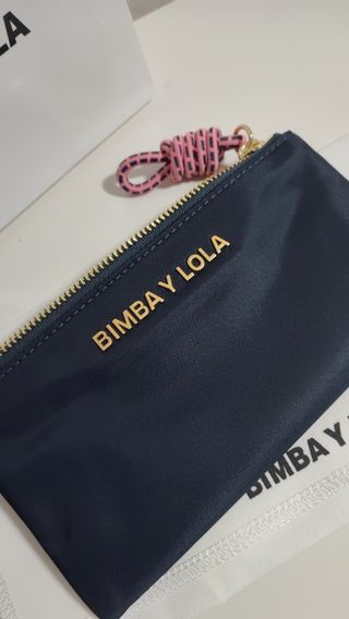 Bimba Lola cartera nylon azul M de segunda mano por 35 EUR en Madrid en  WALLAPOP
