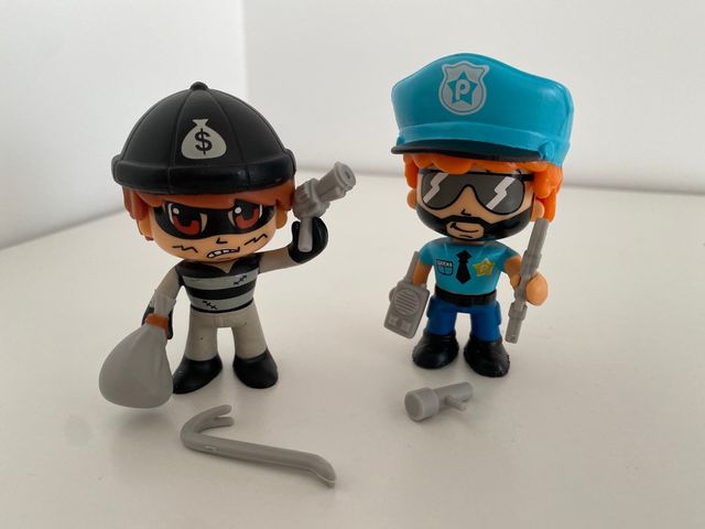 LOTE 2 muñecos Pin y Pon Action