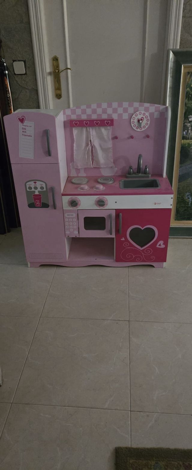 Cocinita de madera