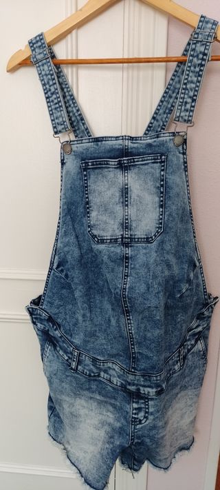Mono peto Kiabi premamá vaquero corto verano bebe de segunda mano por 11  EUR en Illescas en WALLAPOP