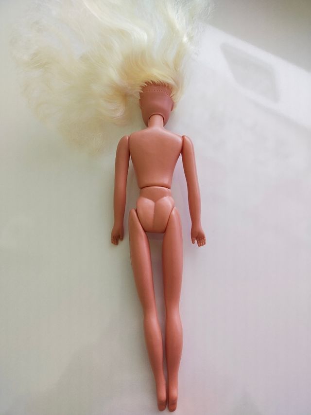 Muñeca tipo Barbie