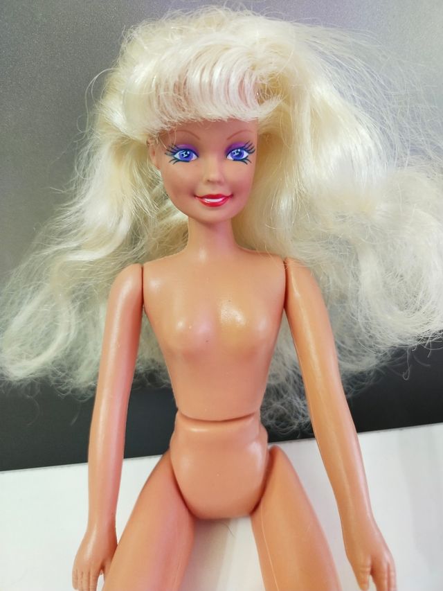 Muñeca tipo Barbie