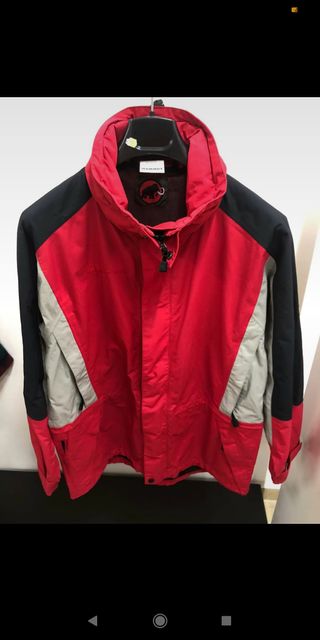 Chaqueta cortavientos Mammut de segunda mano por 75 EUR en Santa Ponça en  WALLAPOP