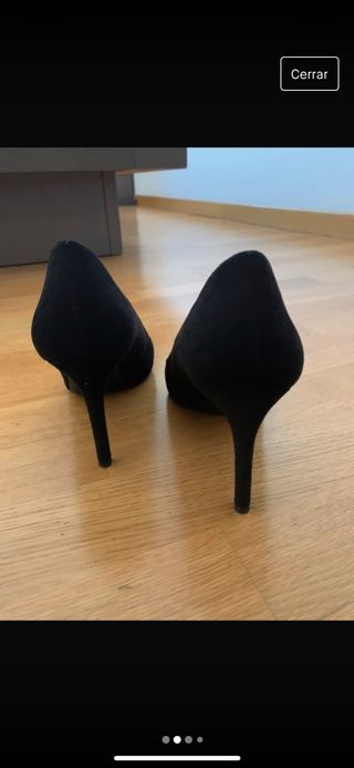 Zapato salón negro Stradivarius. Talla 39 de segunda mano por 15 EUR en  Madrid en WALLAPOP