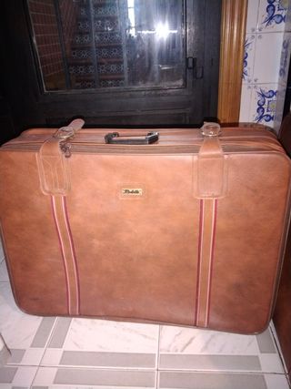 2 maletas rodelle de segunda mano por 15 EUR en Silla en WALLAPOP