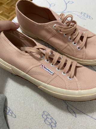 Zapatillas superga color rosa palo de segunda mano por 10 EUR en Madrid en  WALLAPOP