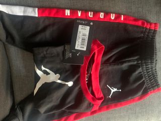 Conjunto Jordan air . Blanco negro y rojo . Talla de segunda mano por 17  EUR en Leganés en WALLAPOP