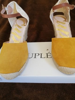 Alpargatas Cuplé color mostaza de segunda mano por 35 EUR en Ávila en  WALLAPOP