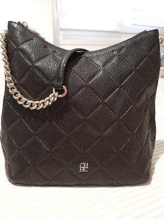 Carolina Herrera, bolso de hombro grande. de segunda mano por 190 EUR en  Loureiral en WALLAPOP
