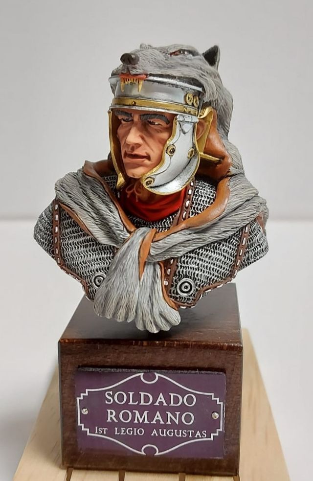 BUSTO 1:10 SOLDADO ROMANO PINTADO A MANO