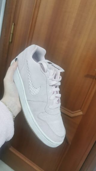 Zapatillas nike rosa claro de segunda mano por 18 EUR en Valencia en  WALLAPOP