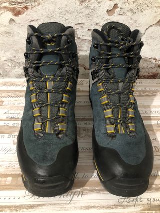 Botas Salomon Goretex talla 49 1\\/3 de segunda mano por 90 EUR en Igualada  en WALLAPOP