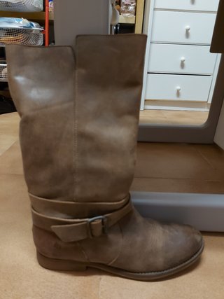 Botas mustang de segunda mano por 20 EUR en Vilanova i la Geltrú en WALLAPOP