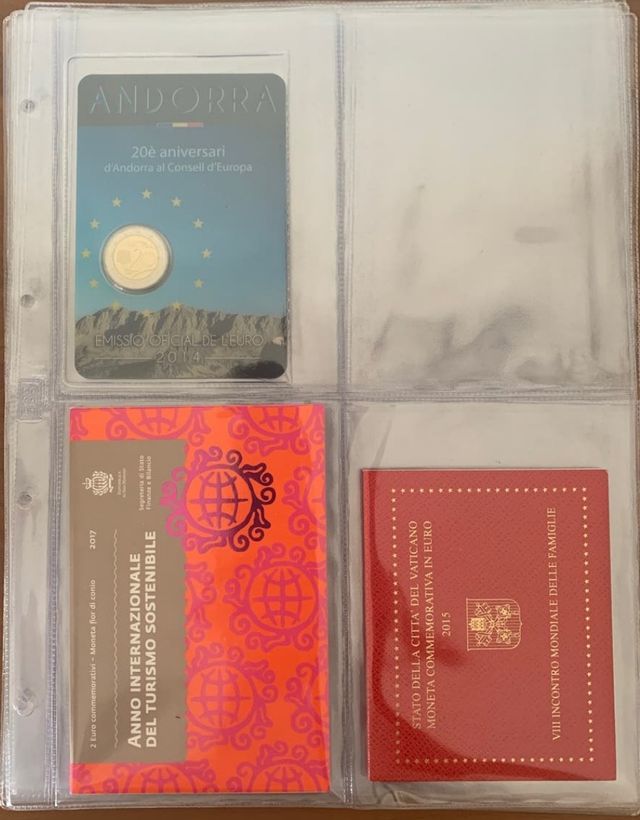 Hojas billetes, coincard, monedas