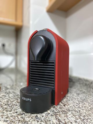 Cafetera nespresso Krups U de segunda mano por 50 EUR en Sant Sadurní  d\\'Anoia en WALLAPOP