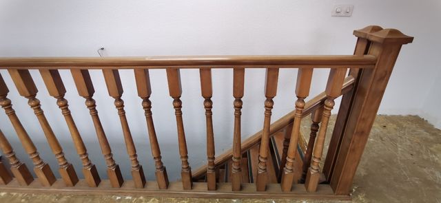 Barandilla madera de escaleras