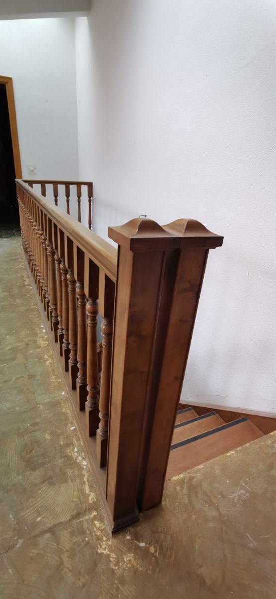 Barandilla madera de escaleras