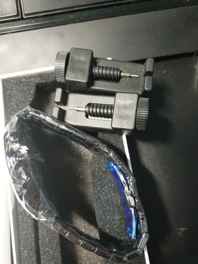 NUEVO Reloj caballero metálico.