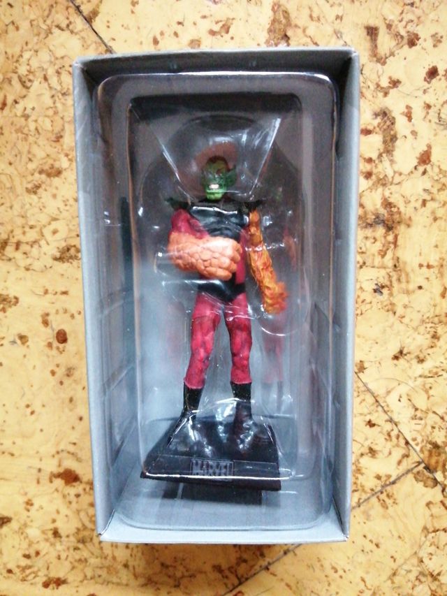 Figura Marvel "Súper Skrull"