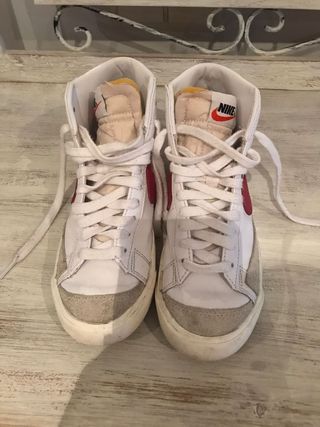 Zapatillas Nike del número 36 de segunda mano por 30 EUR en Seseña en  WALLAPOP