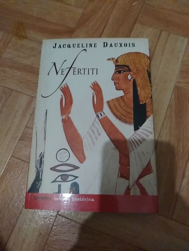libro Nefertiti