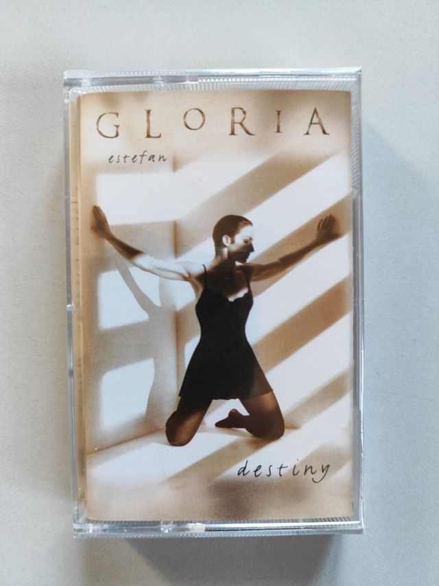 GLORIA ESTEFAN. CDs. LP. Cassette.