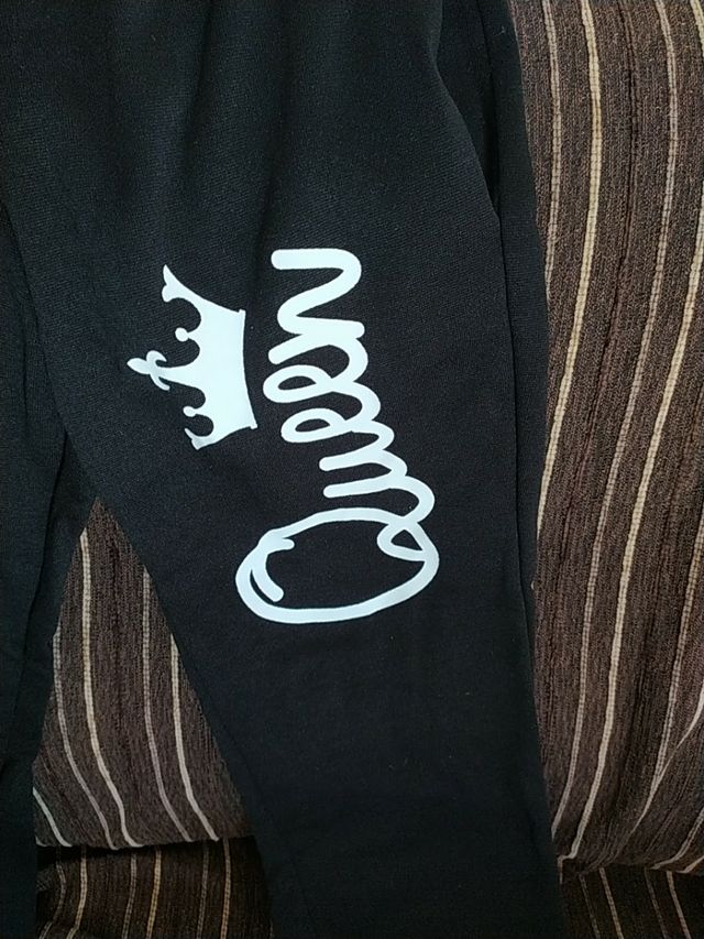 pantalón de deporte acampanado