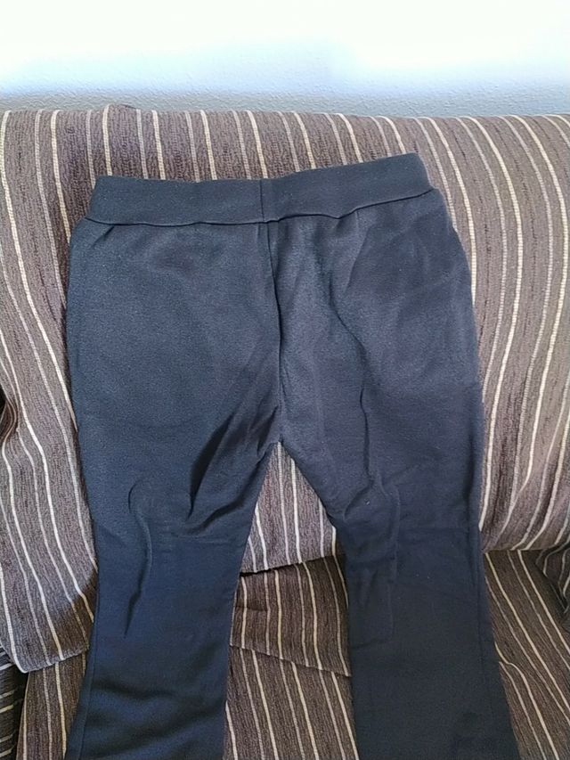 pantalón de deporte acampanado