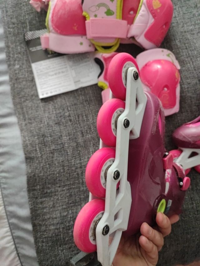 Patines en linea + protecciones talla 28-30