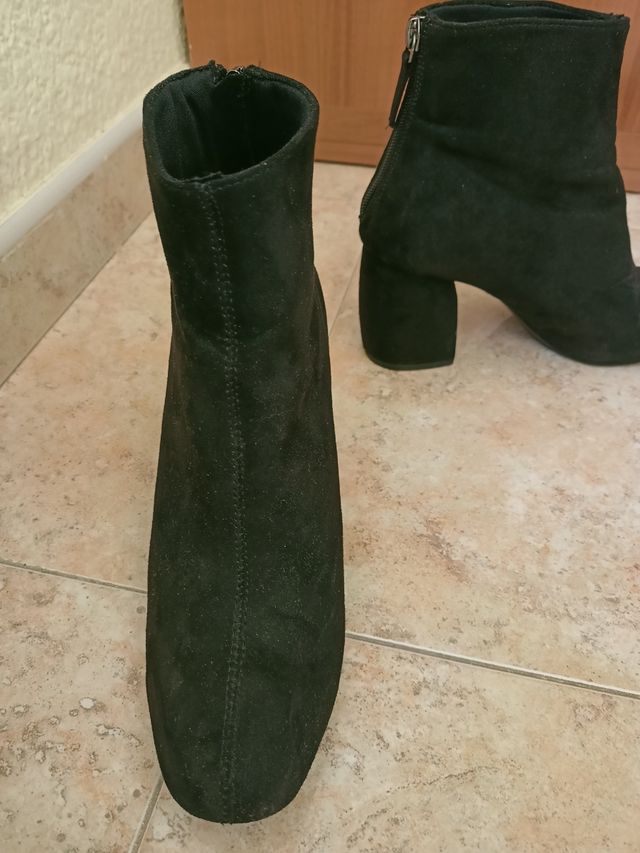 Botín de ante negro