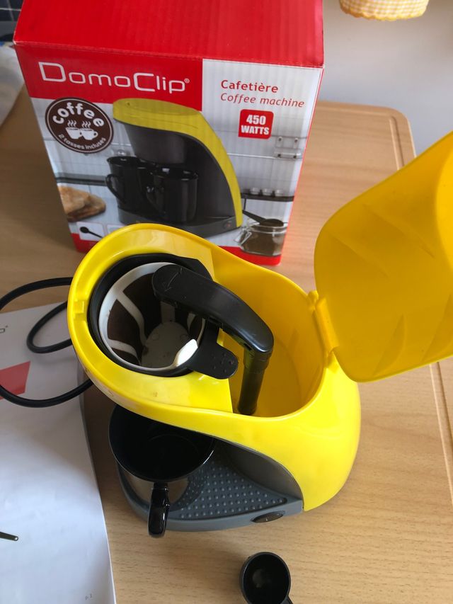 Cafetera portátil,con 2 tazas y cucharilla cafe