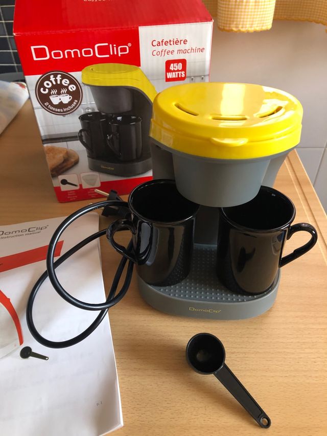 Cafetera portátil,con 2 tazas y cucharilla cafe