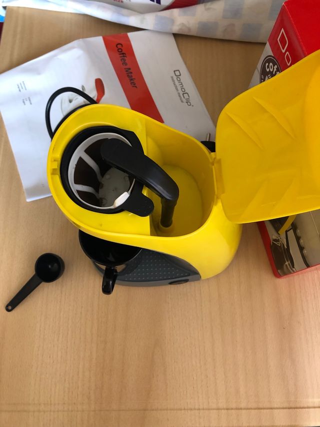 Cafetera portátil,con 2 tazas y cucharilla cafe