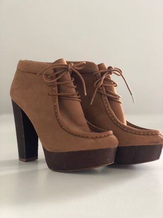 Botines marrones zara 39 de segunda mano por 8 EUR en Outeiro de Rei en  WALLAPOP