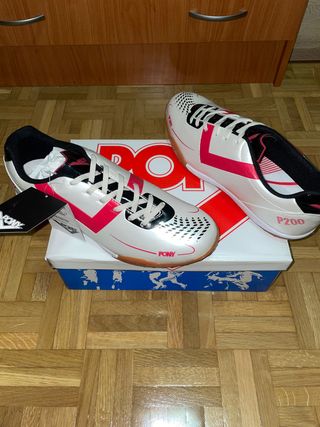 Zapatillas Pony Fútbol Sala de segunda mano por 20 EUR en Madrid en WALLAPOP
