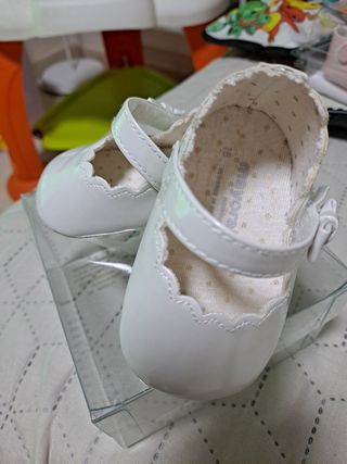 Zapatos bebe mayoral nuevos de segunda mano por 5 EUR en Arroyo de La Miel  en WALLAPOP