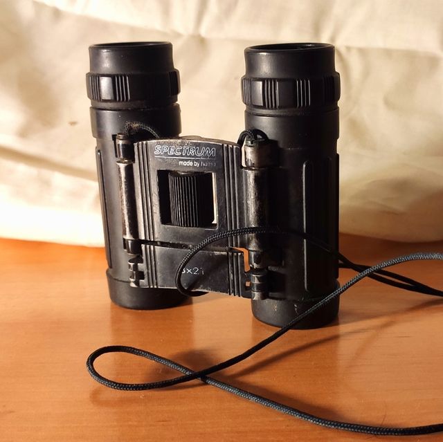 prismáticos metalicos