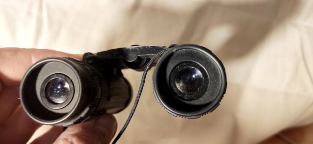 prismáticos metalicos