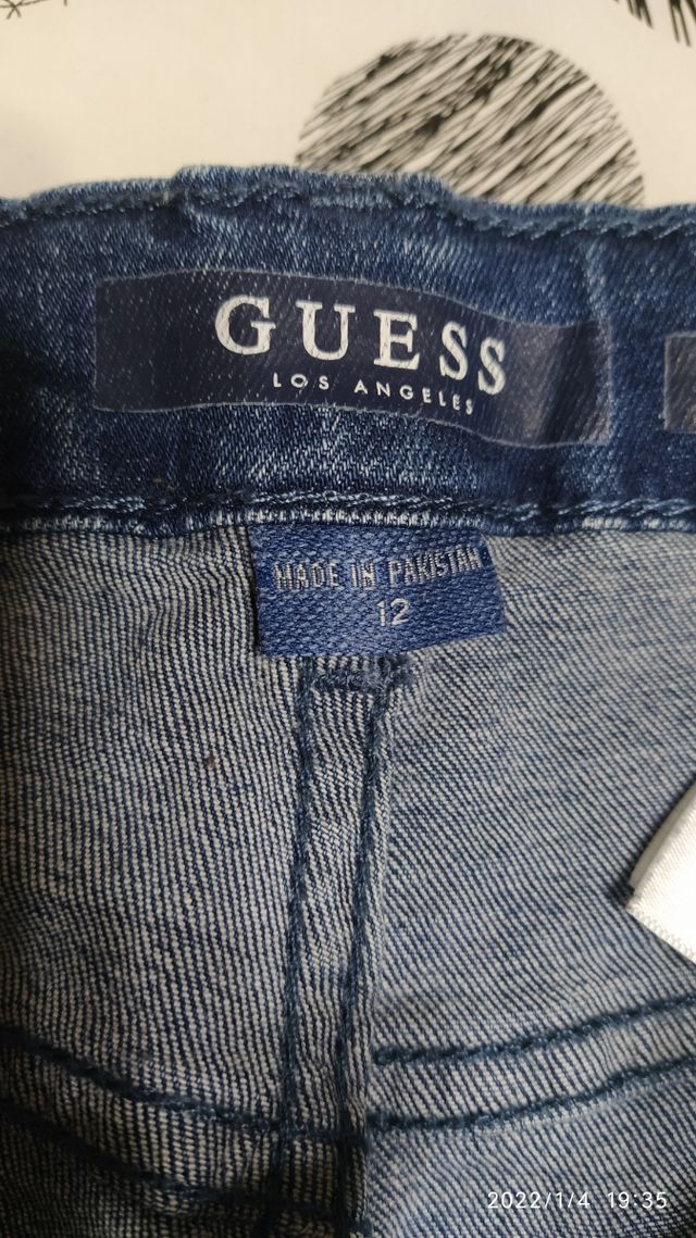 Pantalón niño Guess .