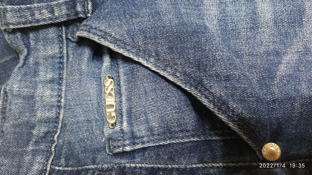 Pantalón niño Guess .