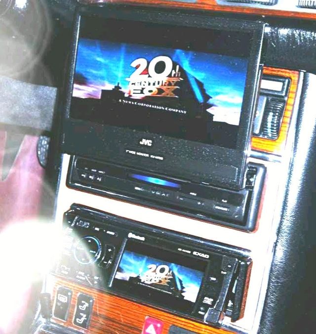 Equipamento multimédia triplo