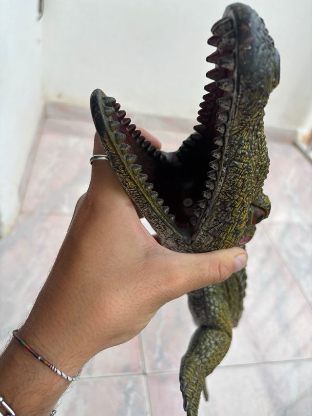 Cocodrilo de juguete 